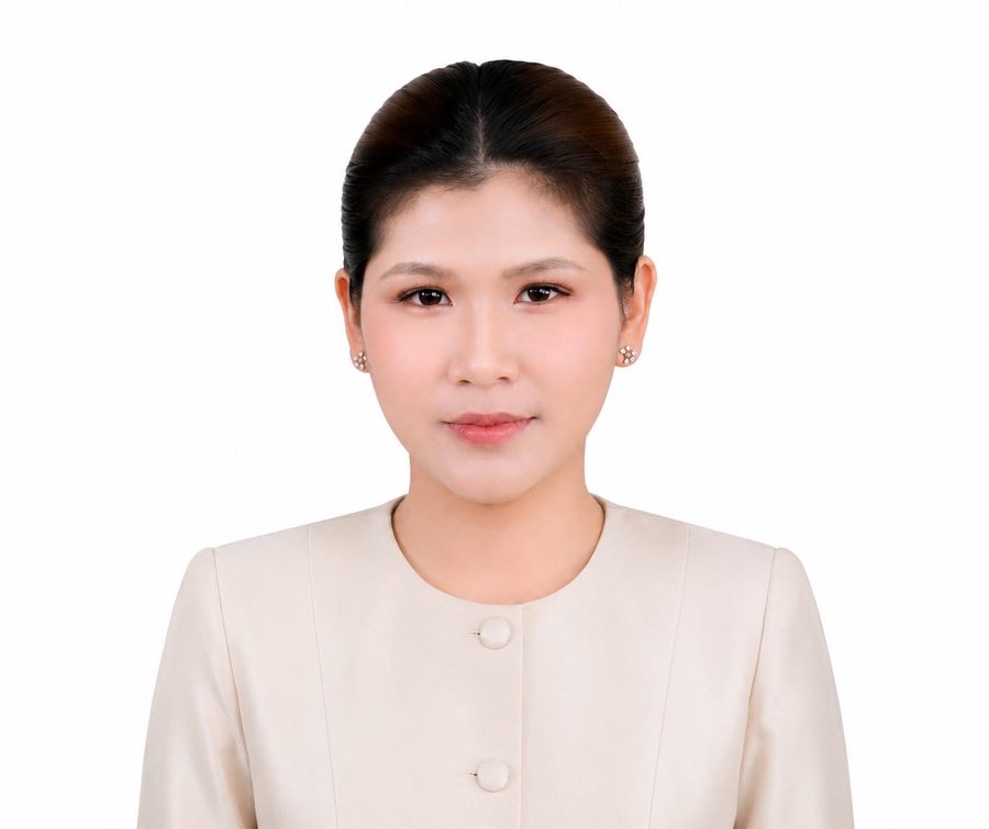 พลอยไพลิน มูลศรี คันนิงแฮม · Ploypailin Moonsri Cunningham